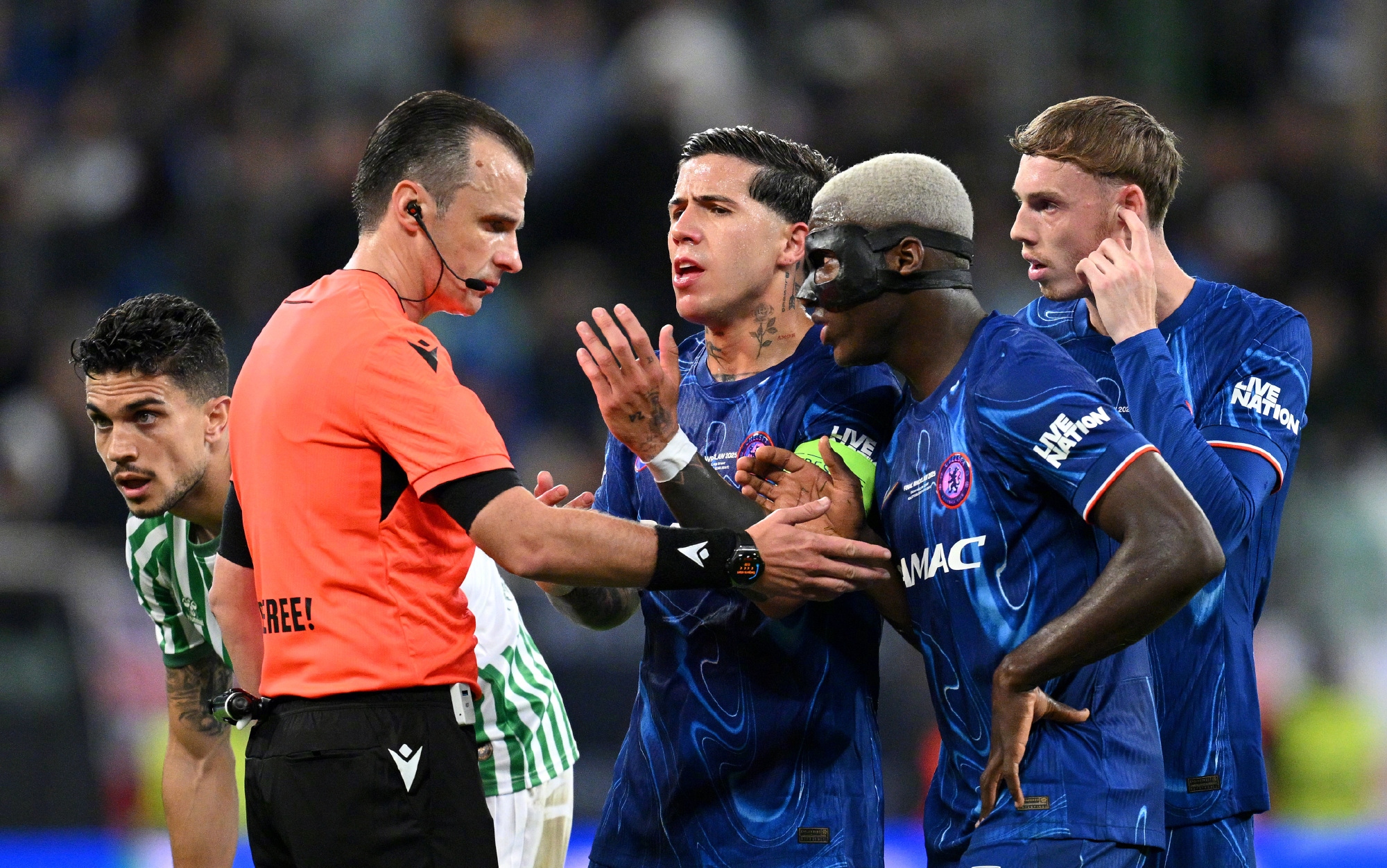 lck在线入口 -切尔西今夜回应争议；志在欧篮联名次提升；态度坚定；阵容厚度经受考验 