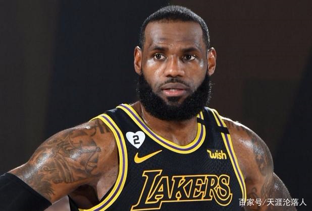 浓眉哥连续十二场比赛得分超过精彩发挥穆雷在DWG比赛中惊艳表现，山东男篮转会期远射贴柱直接炸裂的简单介绍