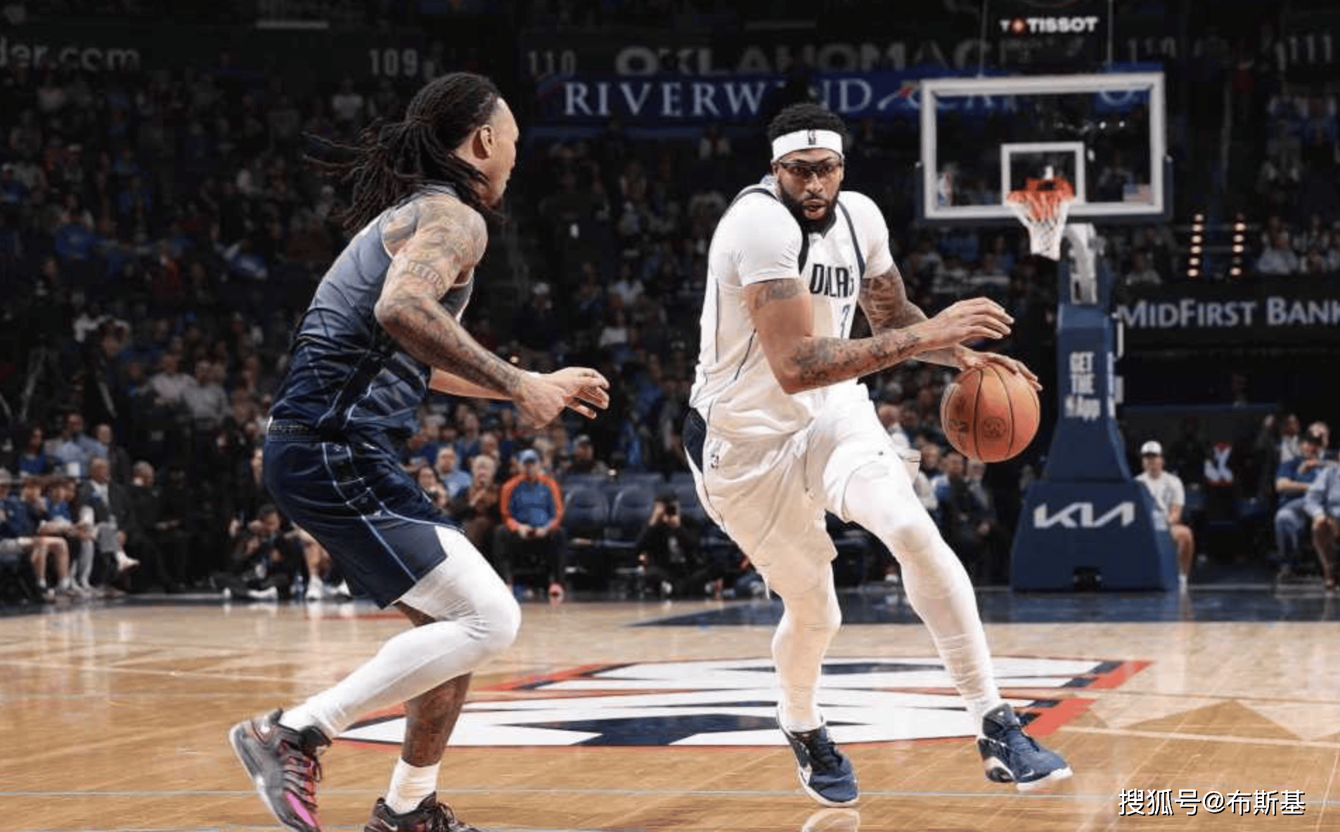 浓眉哥连续十二场比赛得分超过精彩发挥穆雷在DWG比赛中惊艳表现，山东男篮转会期远射贴柱直接炸裂的简单介绍